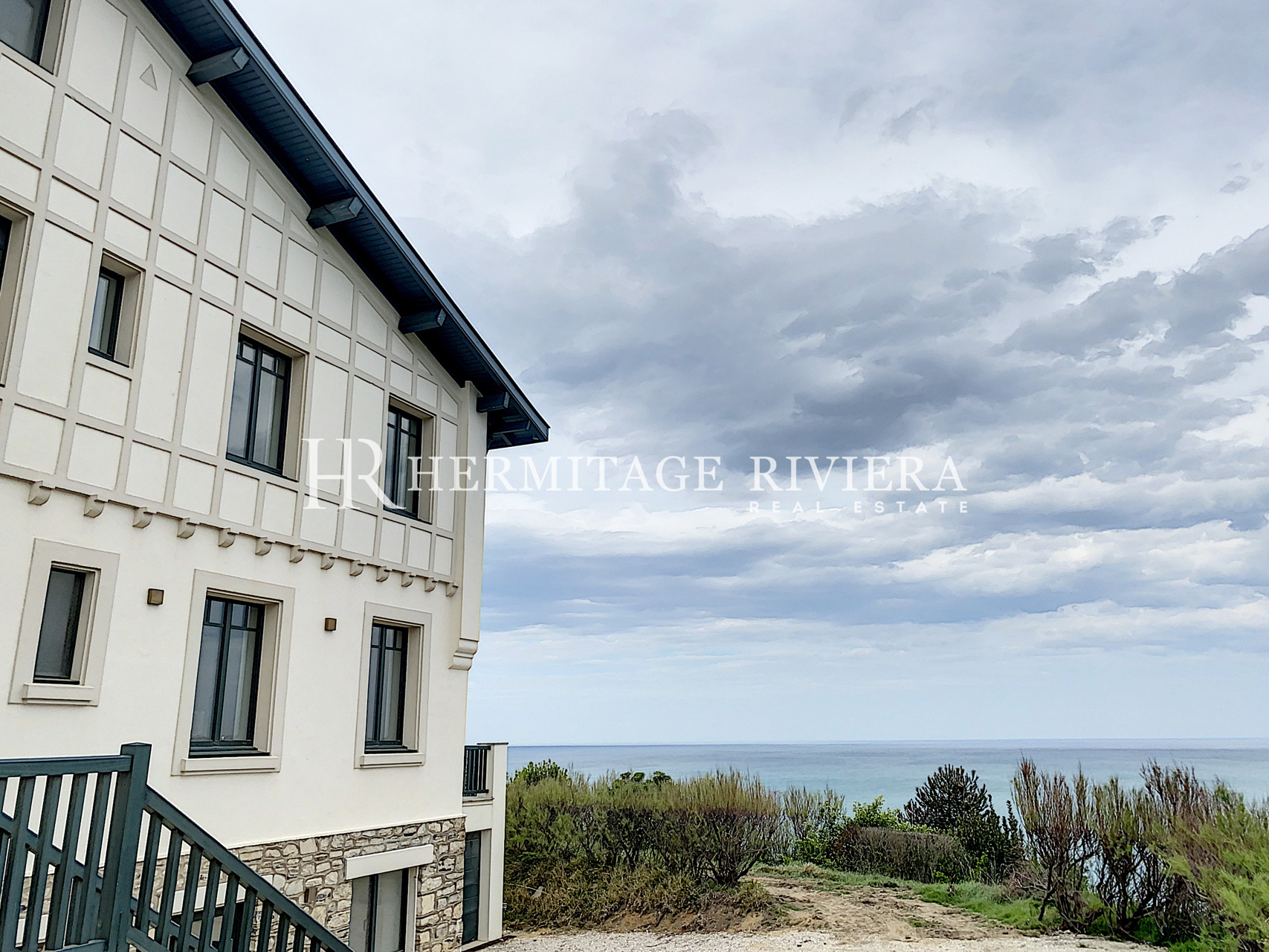 Magnificent villa near Erretegia beach (image 14)