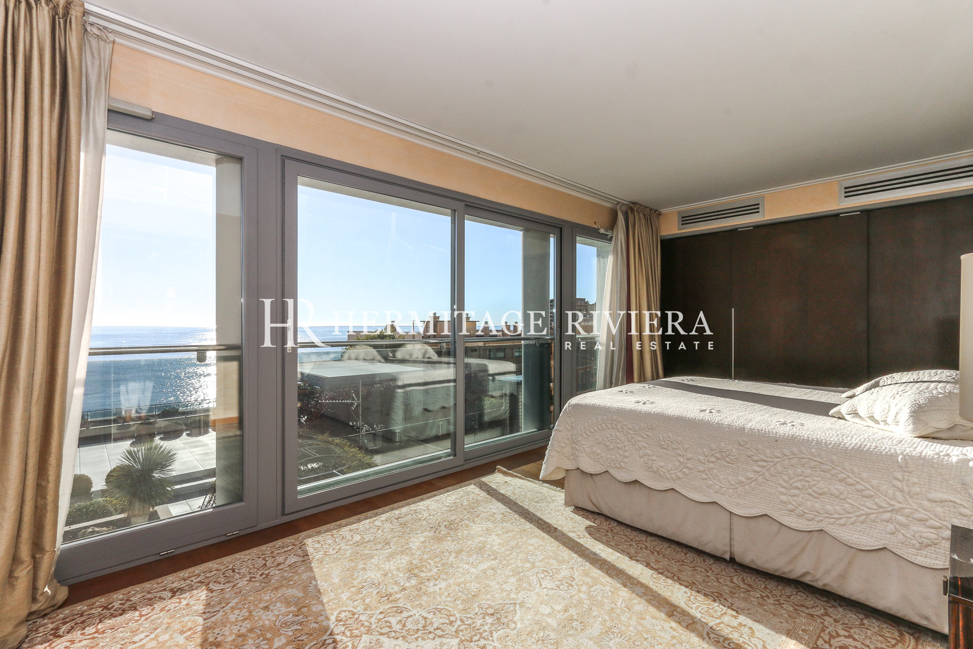 Sumptuous triplex apartment on the border with Monaco (image 18)