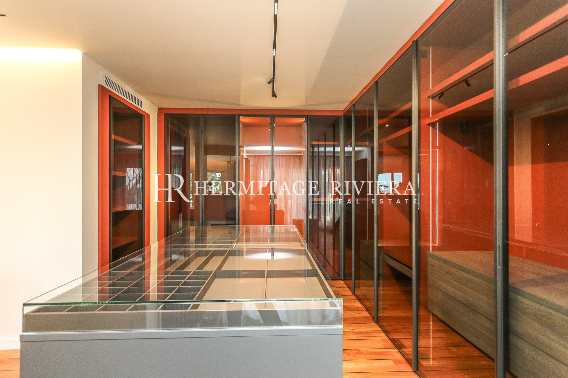 Exceptional contemporary property close Grand Hotel (image 17)