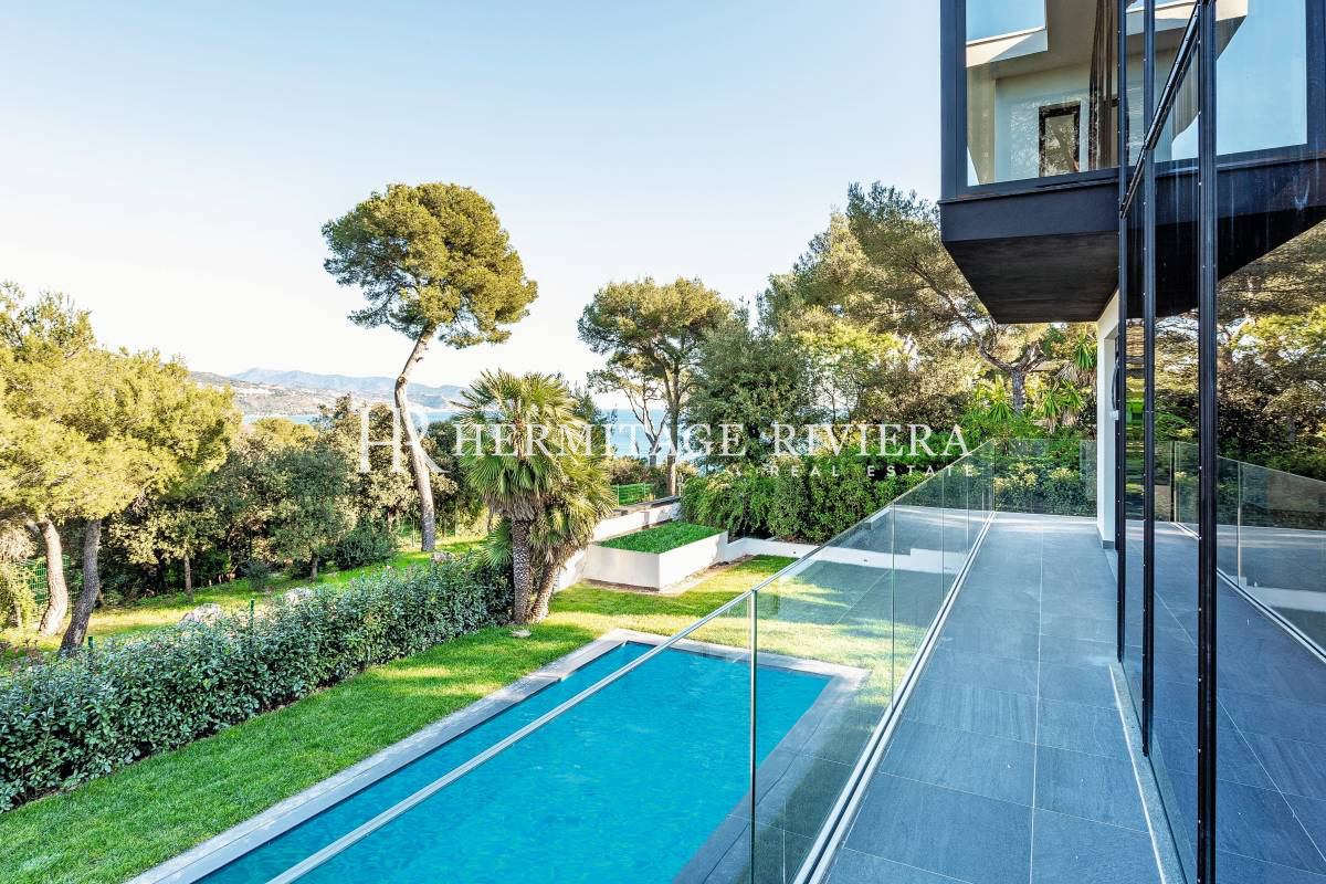 Villa contemporaine calme avec piscine (image 2)