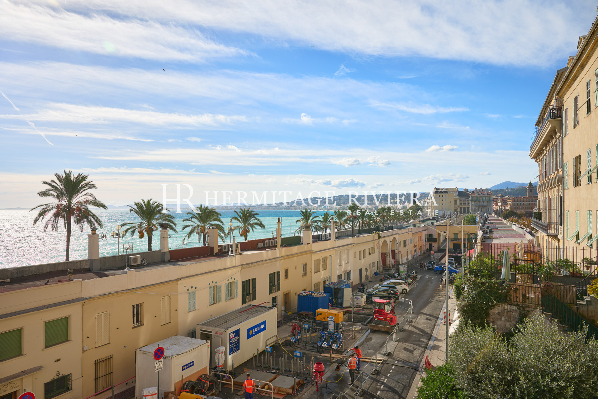 Rare, close seafront, renovated 3 bedroom apartment sea view (image 21)