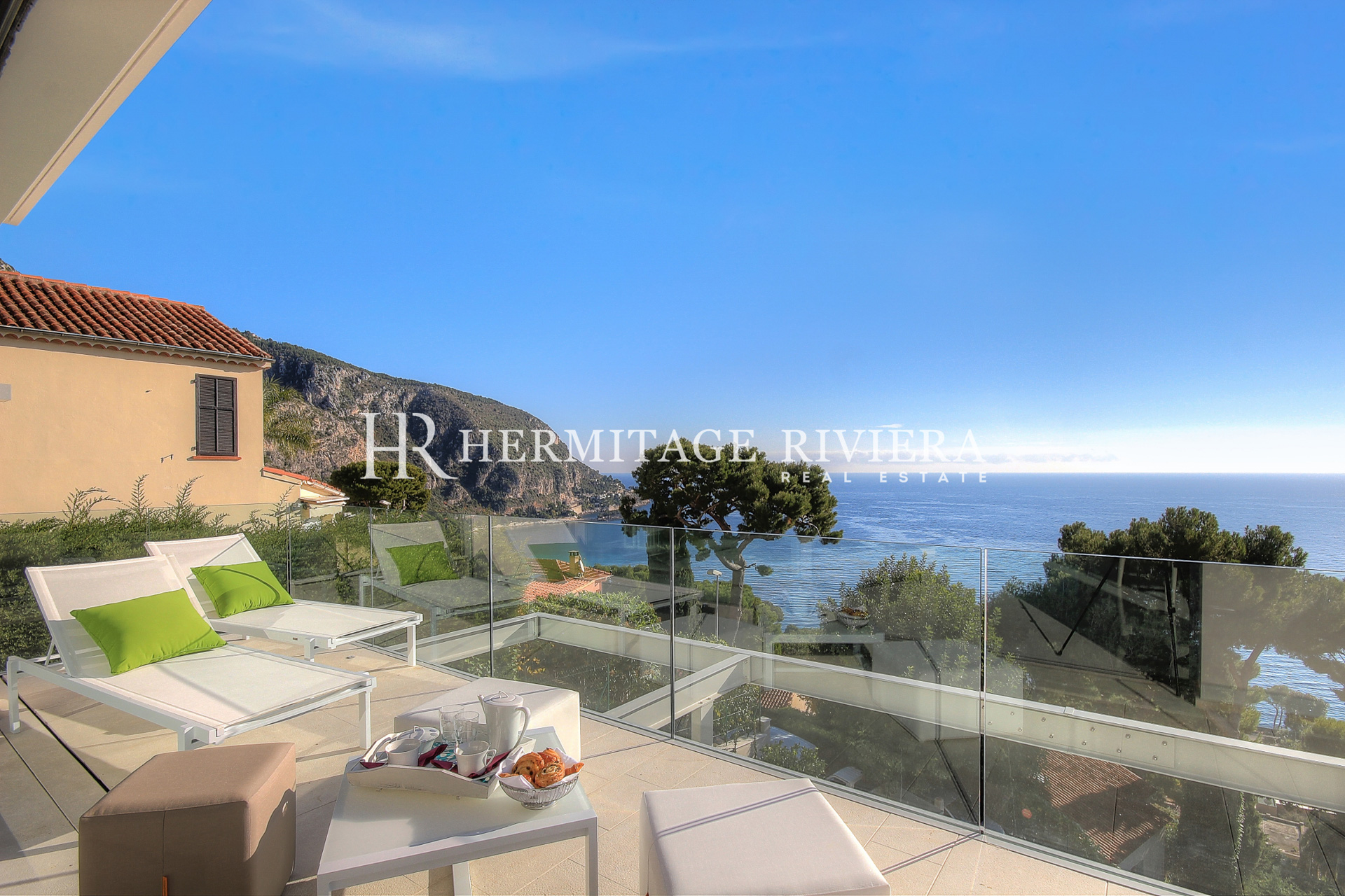 Modern villa  with sea view (image 15)
