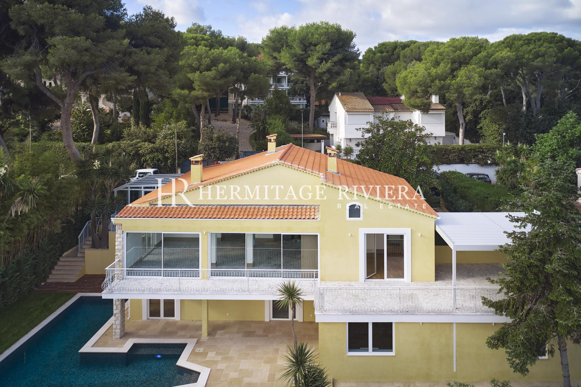 Beautifully appointed villa offering views of the sea and Italian coast (image 2)