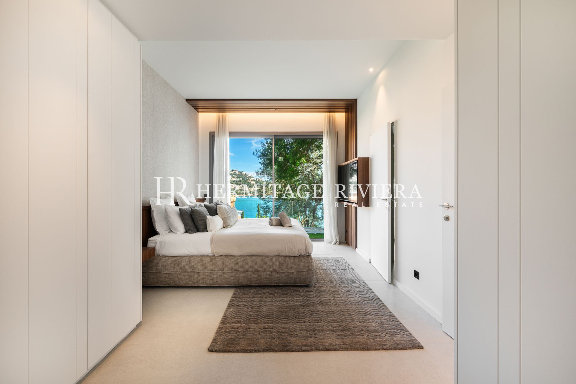 Recently renovated contemporary villa near Monaco (image 10)