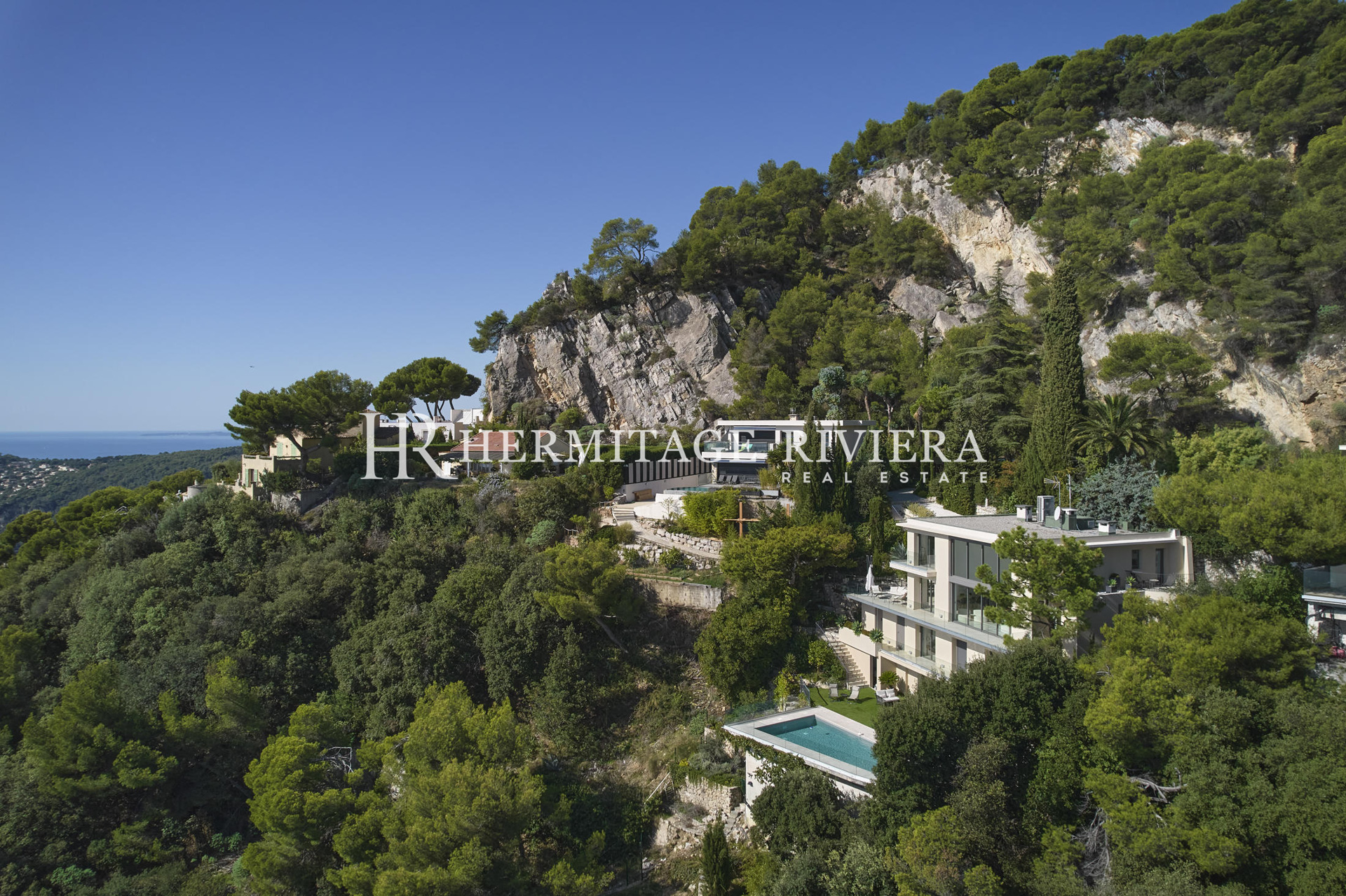 Modern villa with fantastique sea views  (image 3)