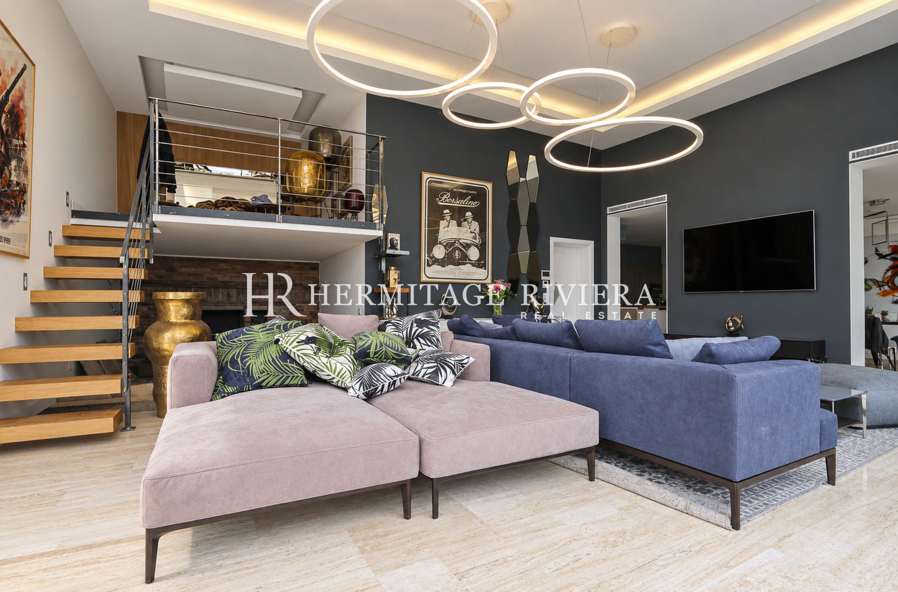 Villa in Villefranche-sur-Mer Contemporary villa with bay views (image 6)
