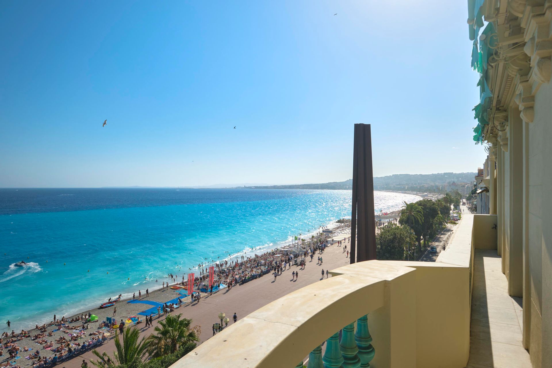 4 bedroom apartment - Waterfront - Renovated - Sea views