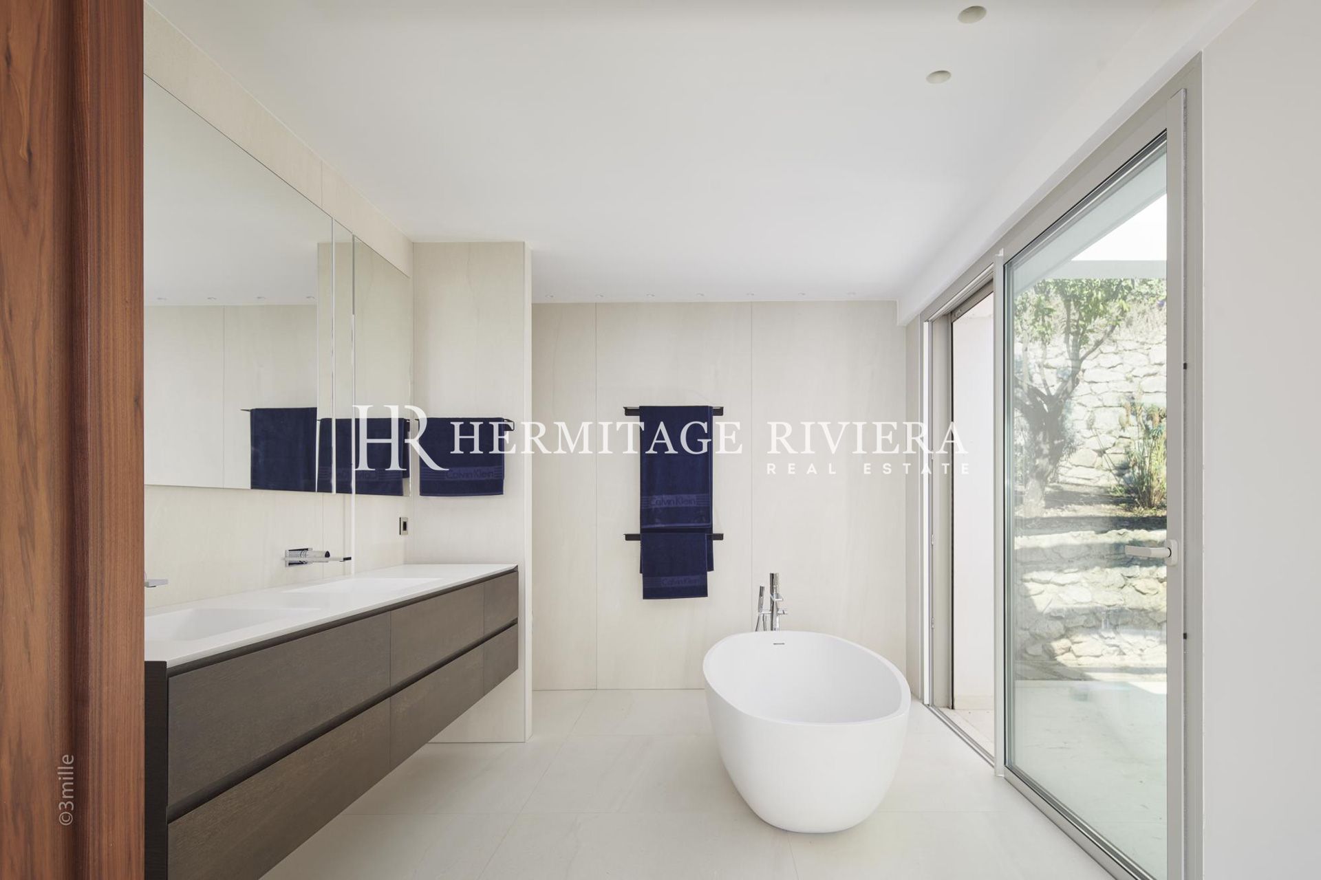 New villa overlooking the Bay of Villefranche  (image 18)