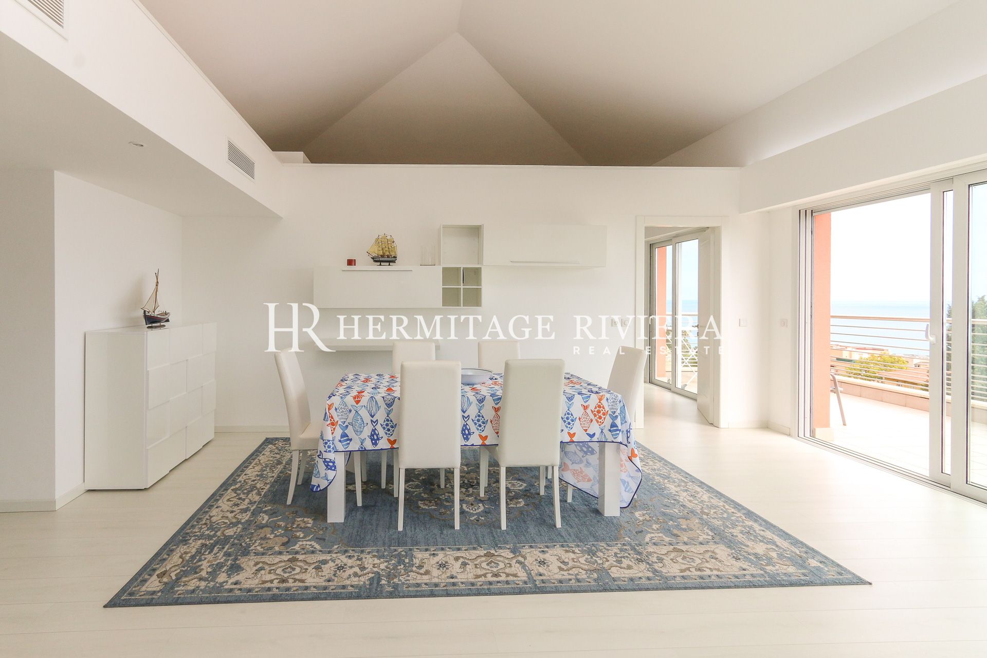 Penthouse i Menton Garavan Penthouse i nyere bolig - Tæt på strandpromenaden - Havudsigt (billede 10)