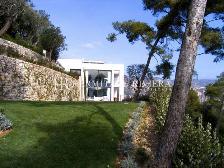 The Finest Villa to Hire in Cap Ferrat (image 3)