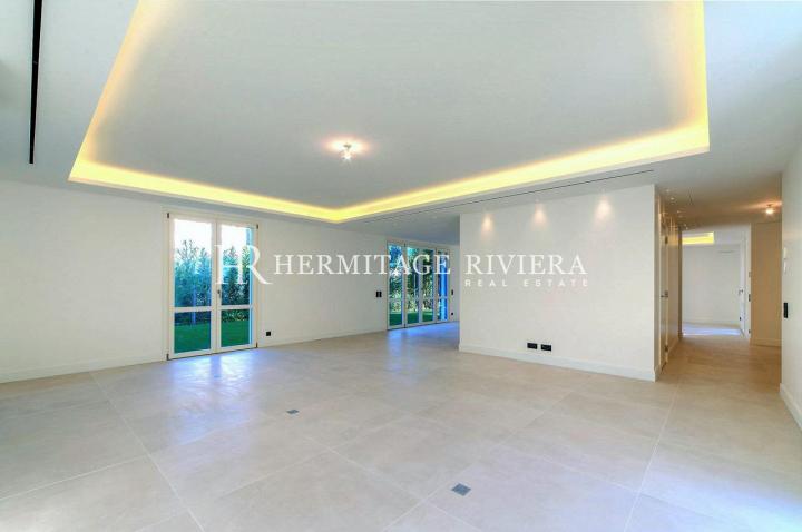 New neo Provencal villa with swimming pool (image 5)