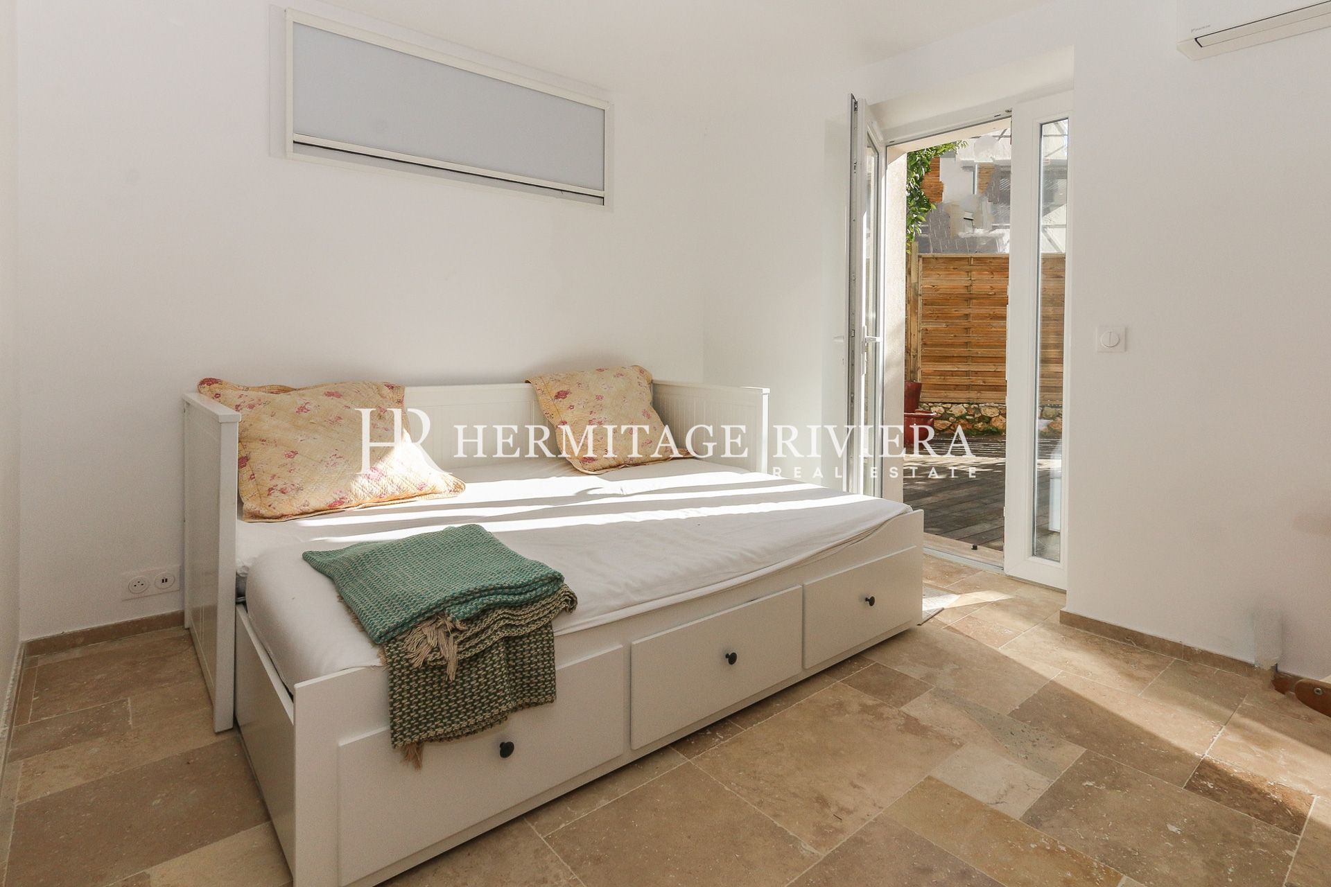 Villa reformada - Vista al mar - Cerca de playas (imagen 18)