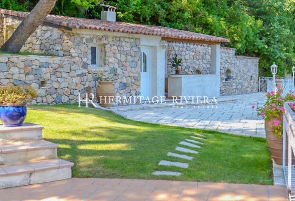 Provencal style villa with pool and sea views (image 4)