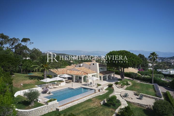 Delightful villa calm with exceptional panoramic views (image 25)
