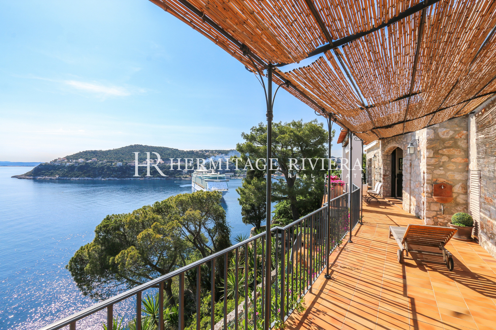 Delightful villa with panoramic view (image 14)