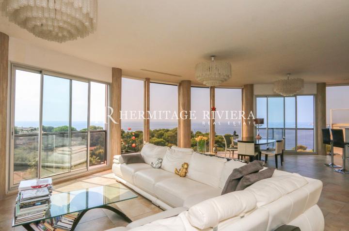 Penthouse with sea views and immense rooftop terrace (image 8)