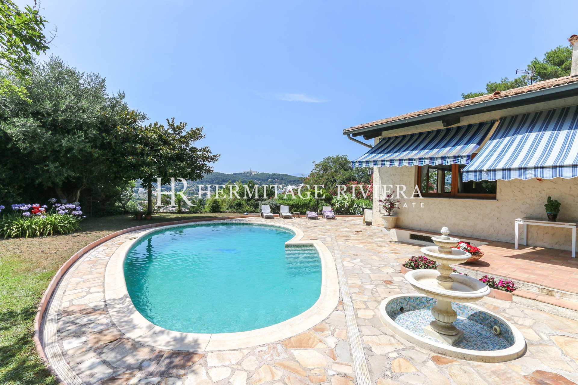 Provençal style villa in calm location (image 15)