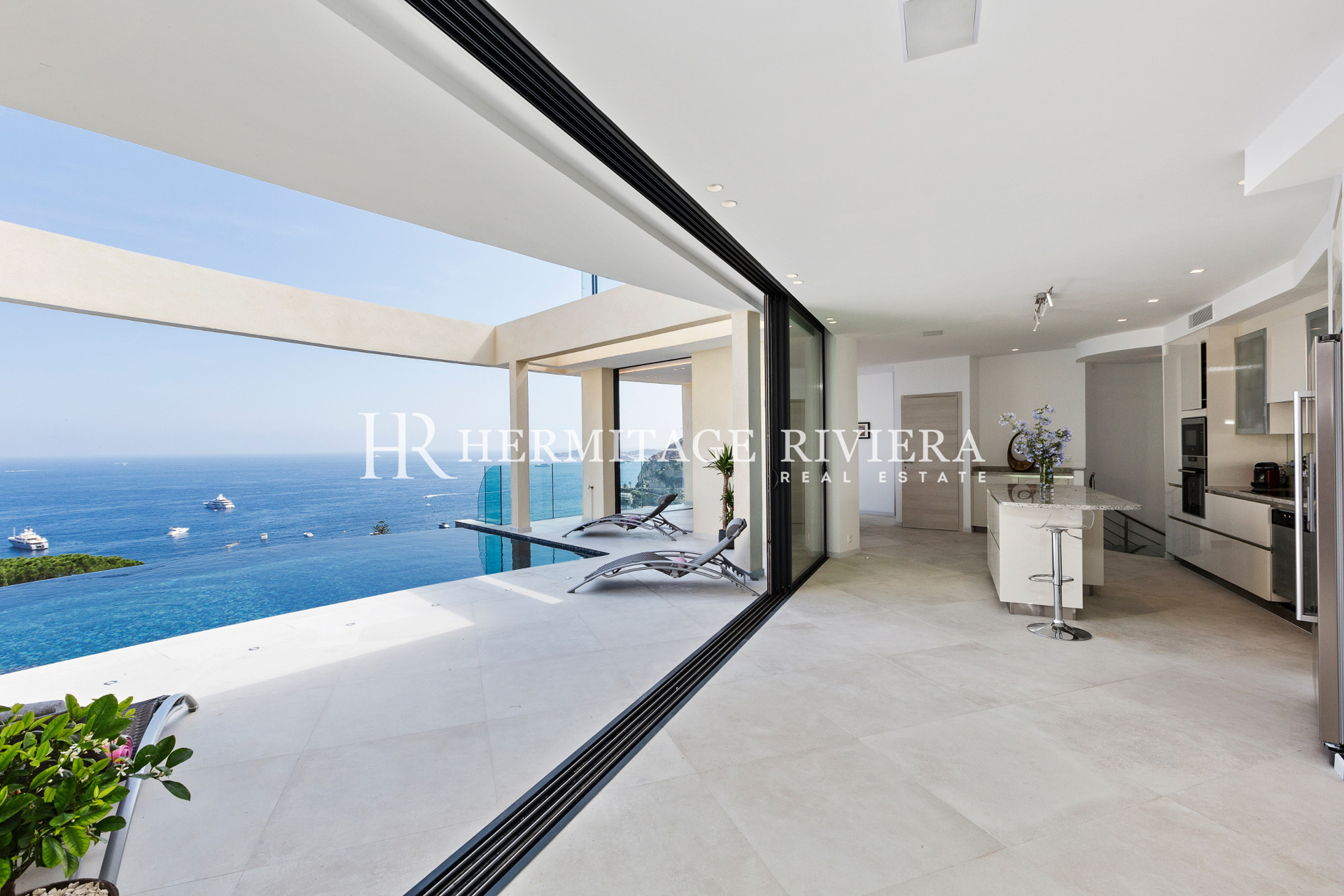 Contemporary villa in walking distance to beach (image 7)
