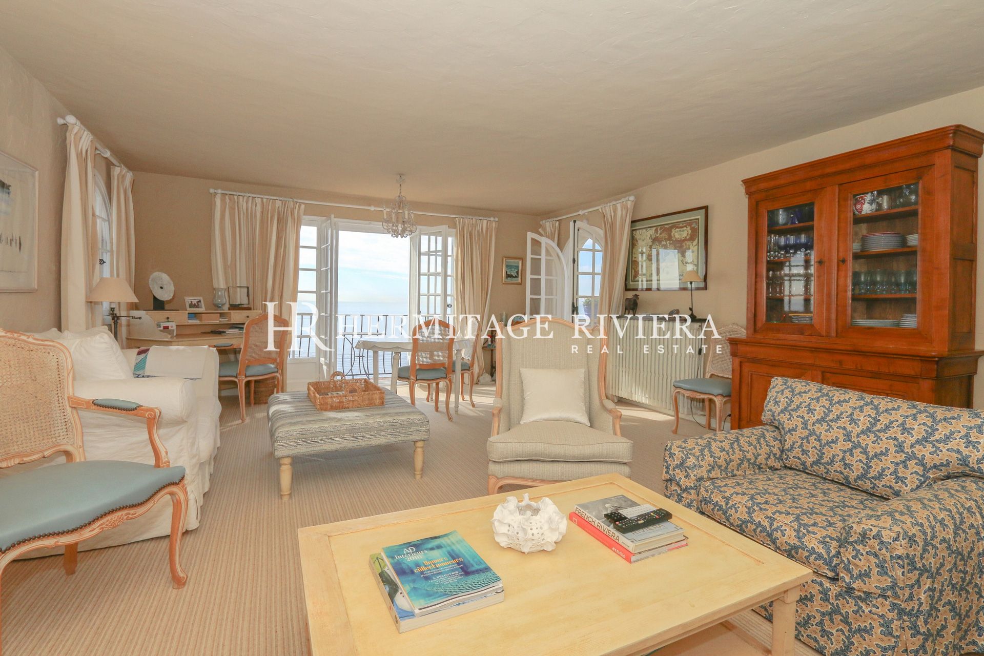 Direct access to the sea - Pool - Close to Grand Hotel (image 7)
