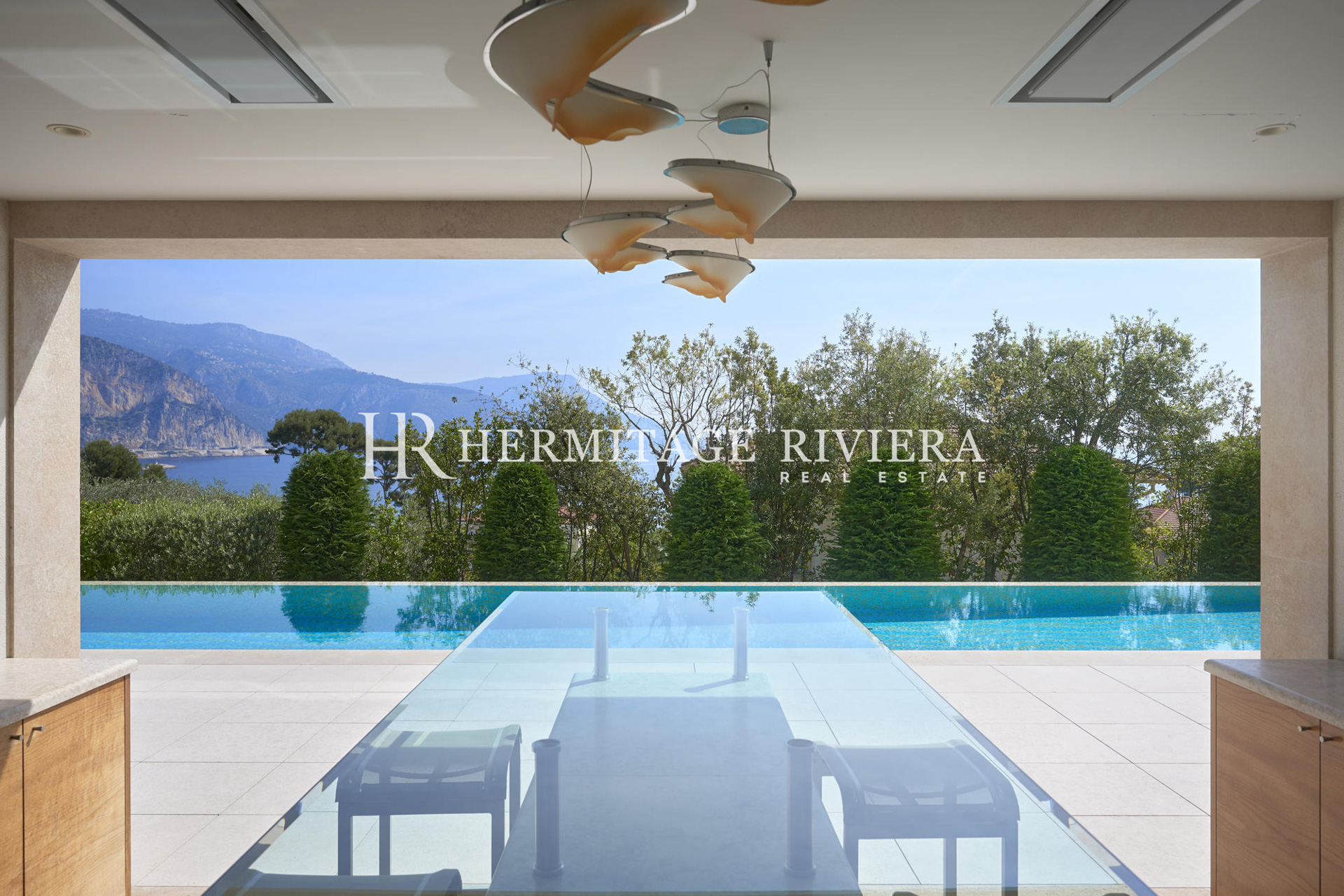 Contemporary villa with sea view (image 11)