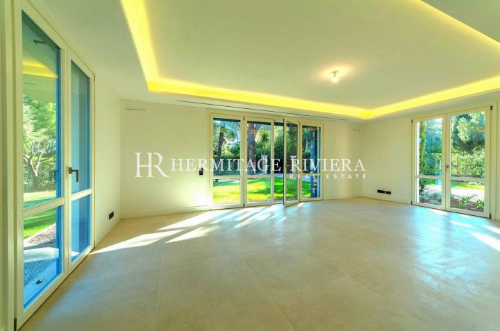 New neo Provencal villa with swimming pool (image 6)