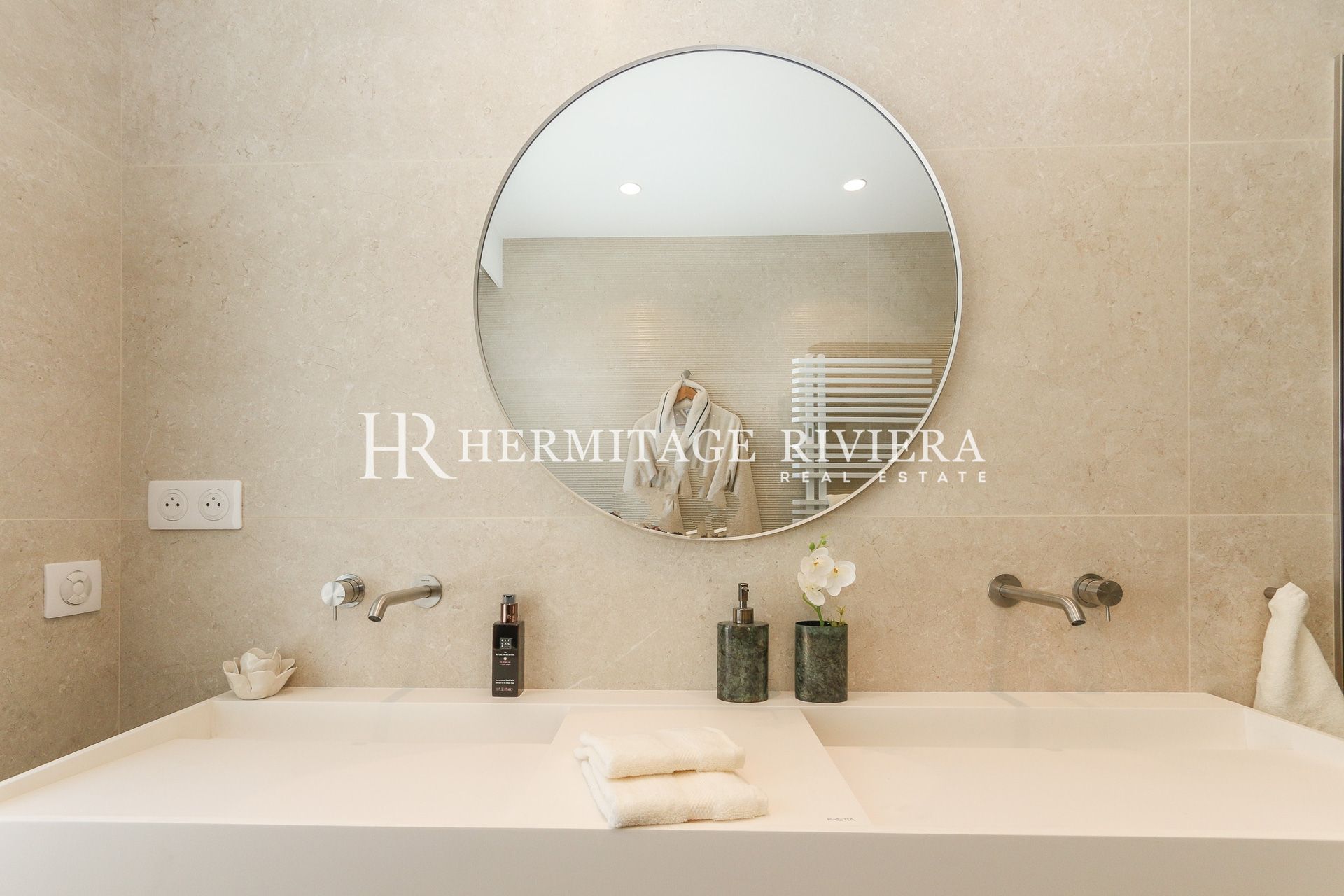 Renovated - Top floor apartment - Sea view -Terrace (image 22)