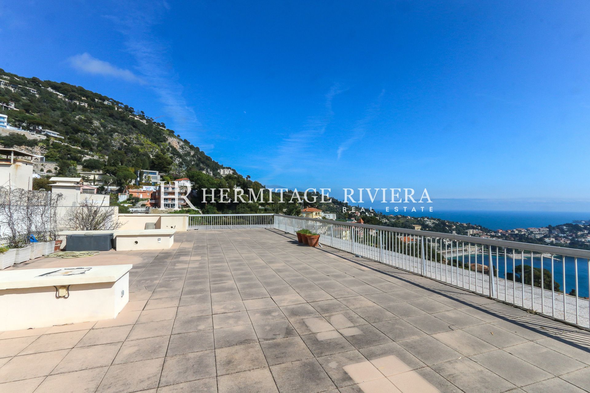 3 bedroom apartment - Penthouse - Terrace and sea view (image 16)