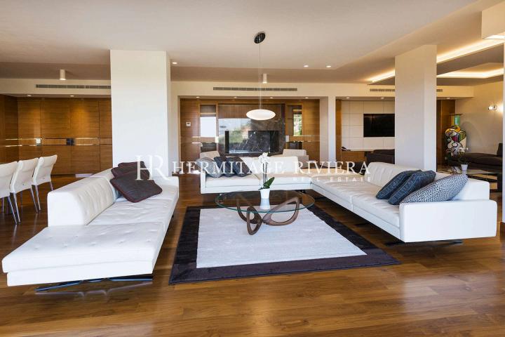 New contemporary luxury villa with view of the bay  (image 4)