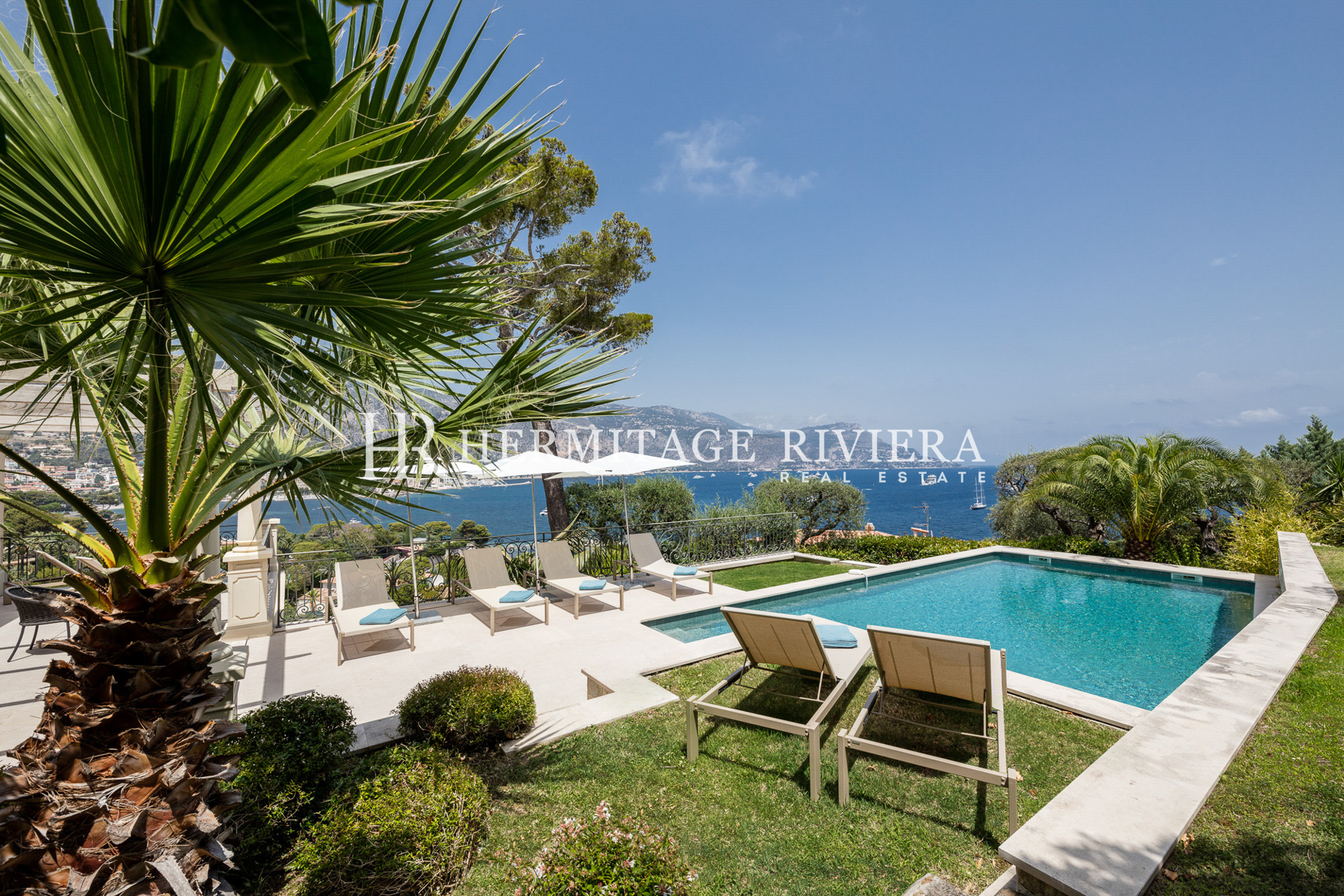 Elegant and luxurious villa (image 5)