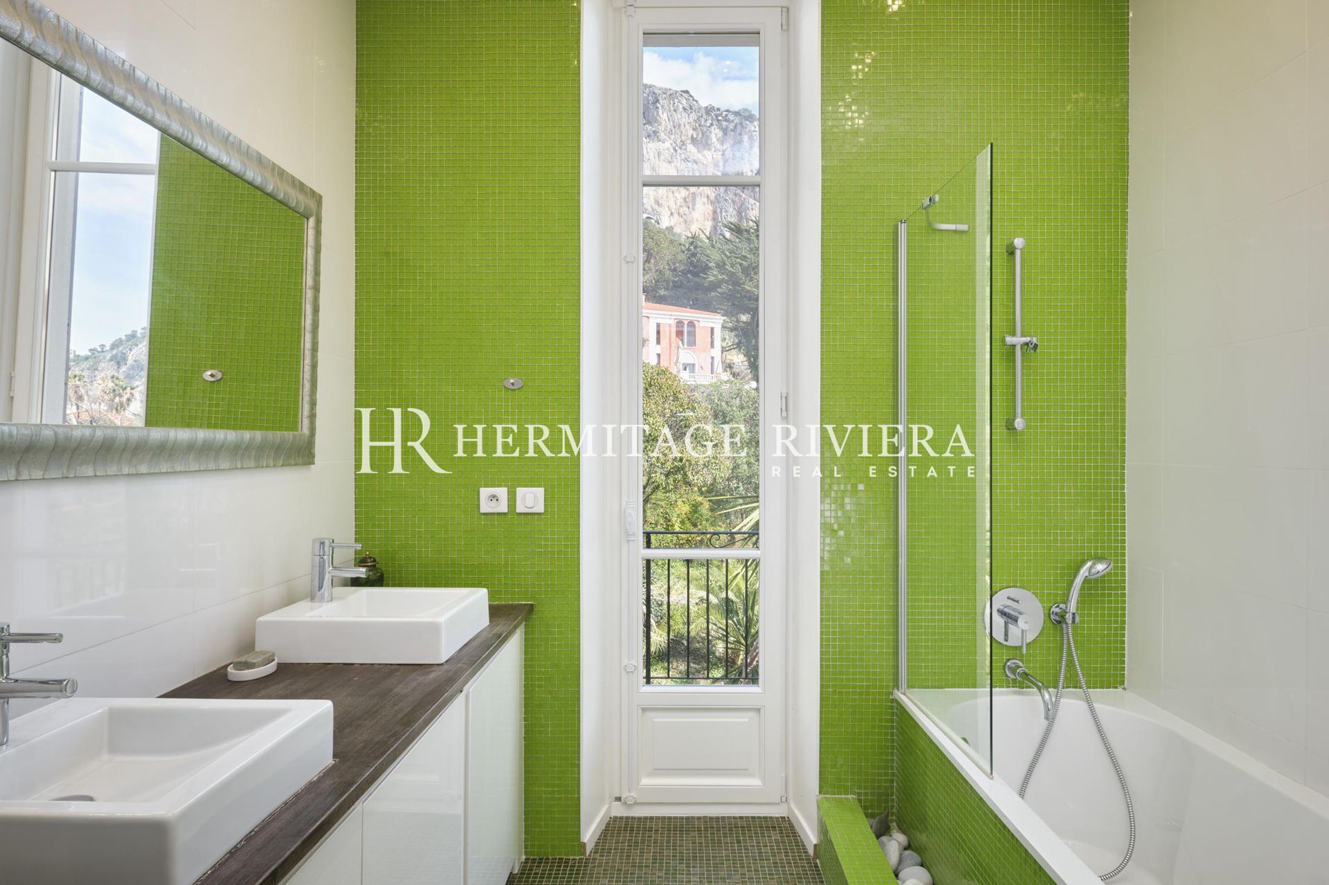 Belle Epoque villa - Sea views sea and old town - Pool - Garden (image 16)
