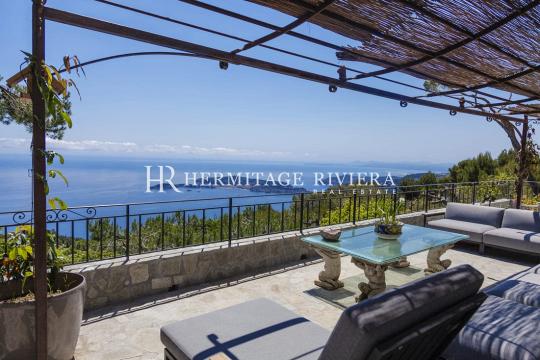 Provencal villa with stunning panoramic sea view