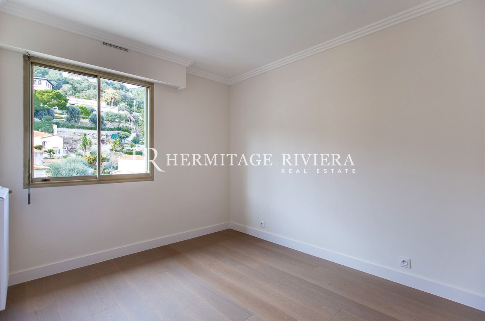 Penthouse i Beaulieu-sur-Mer 1-roms leilighet Renovert Terrasse Havutsikt (bilde 9)