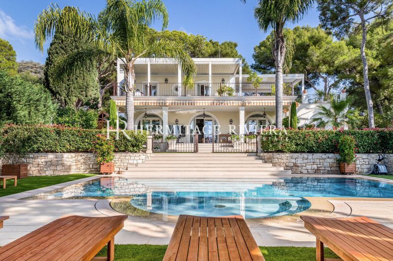 Tæt på Grand Hotel Cap-Ferrat - Flad have - Pool