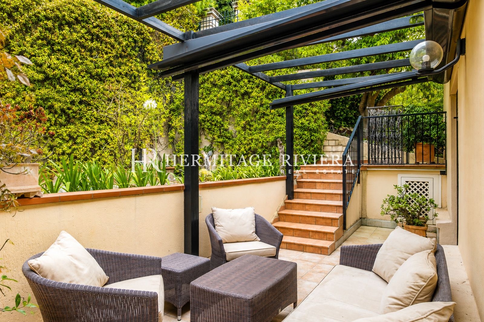 Terrasse dernière d'un penthouse à vendre à Cap-d'Ail