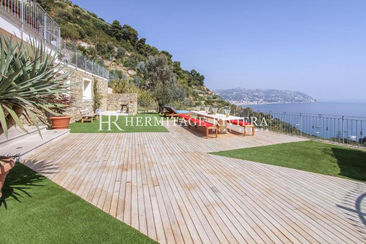Modern villa in calm location with panoramic sea view   (image 5)