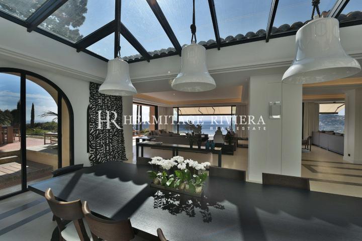 Splendid villa with view of the bay of Villefranche  (image 4)