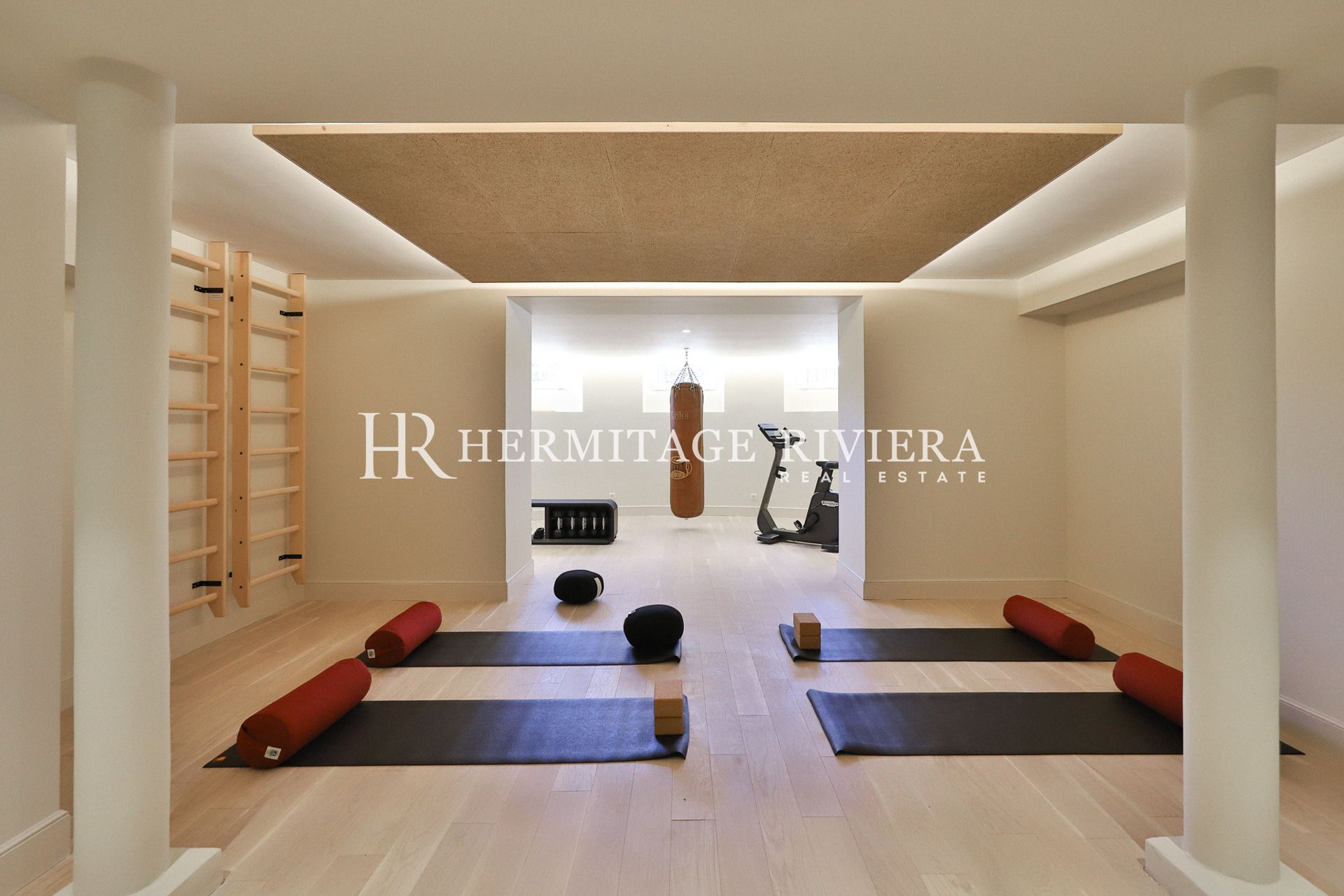 Property - 7 bedrooms - Cinema - Pool - Sea view (image 21)