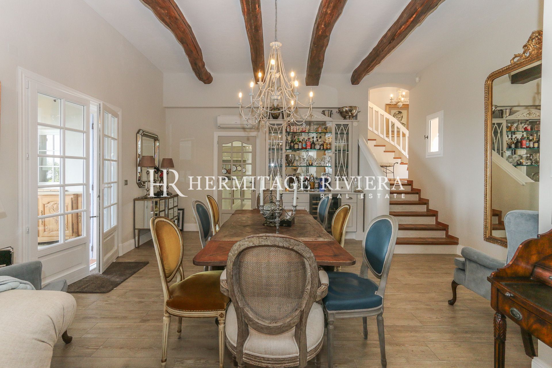 Villa ristrutturata - Vista sul paese - Piscina (immagine 12)