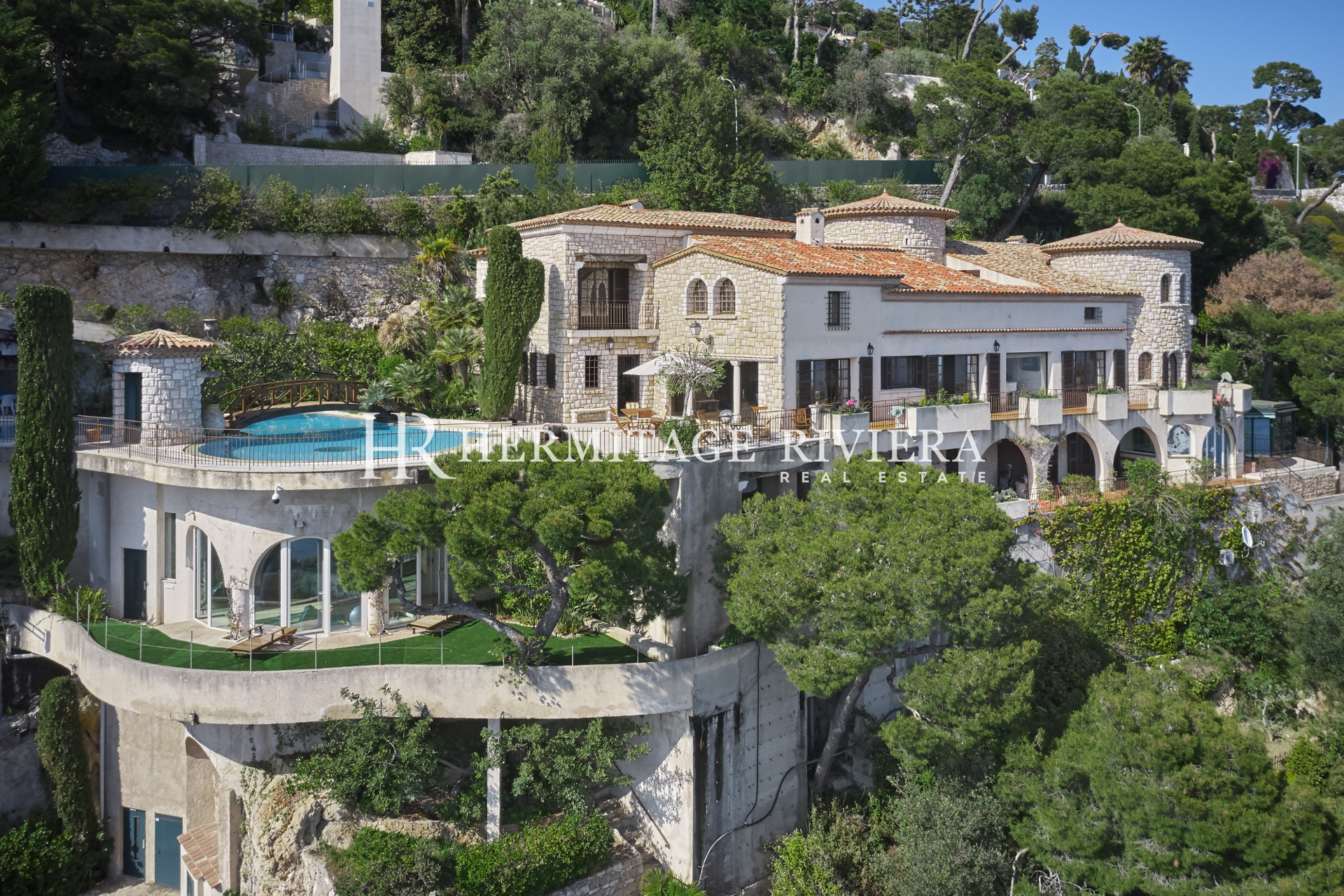 Exceptional property dominating the bay of Villefranche (image 2)
