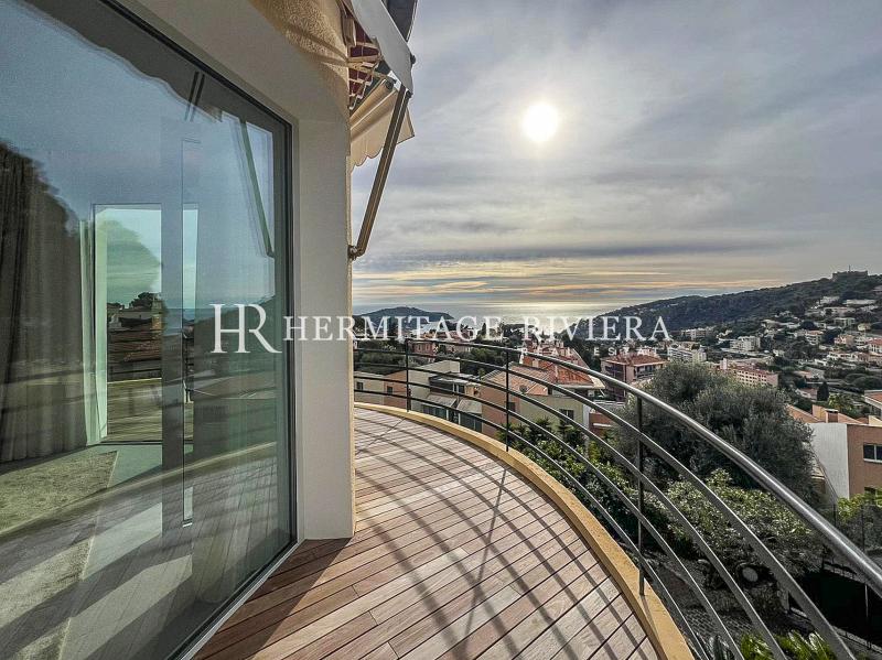 Splendid renovated apartment with panoramic sea view