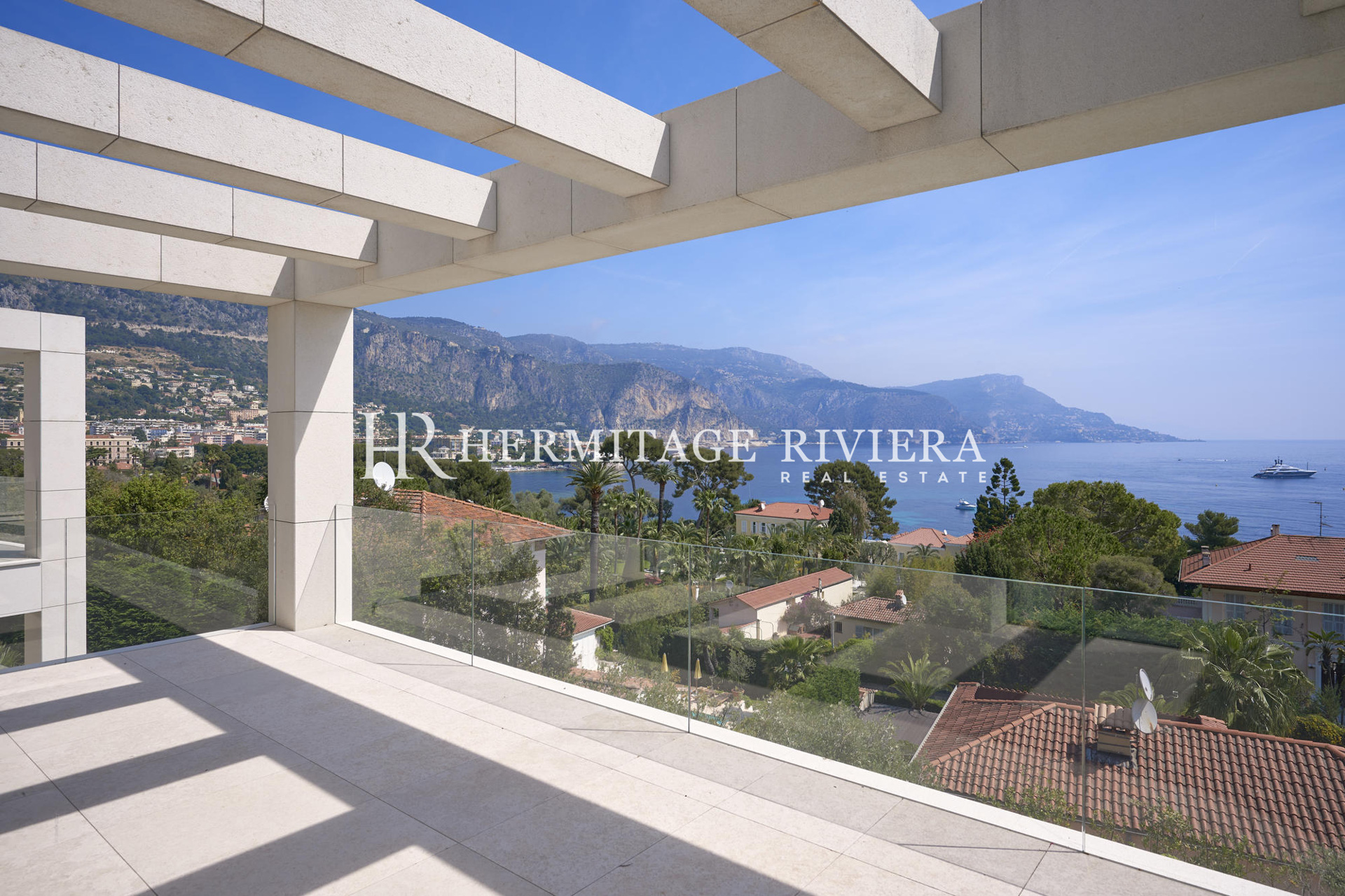 Contemporary villa with sea view (image 23)