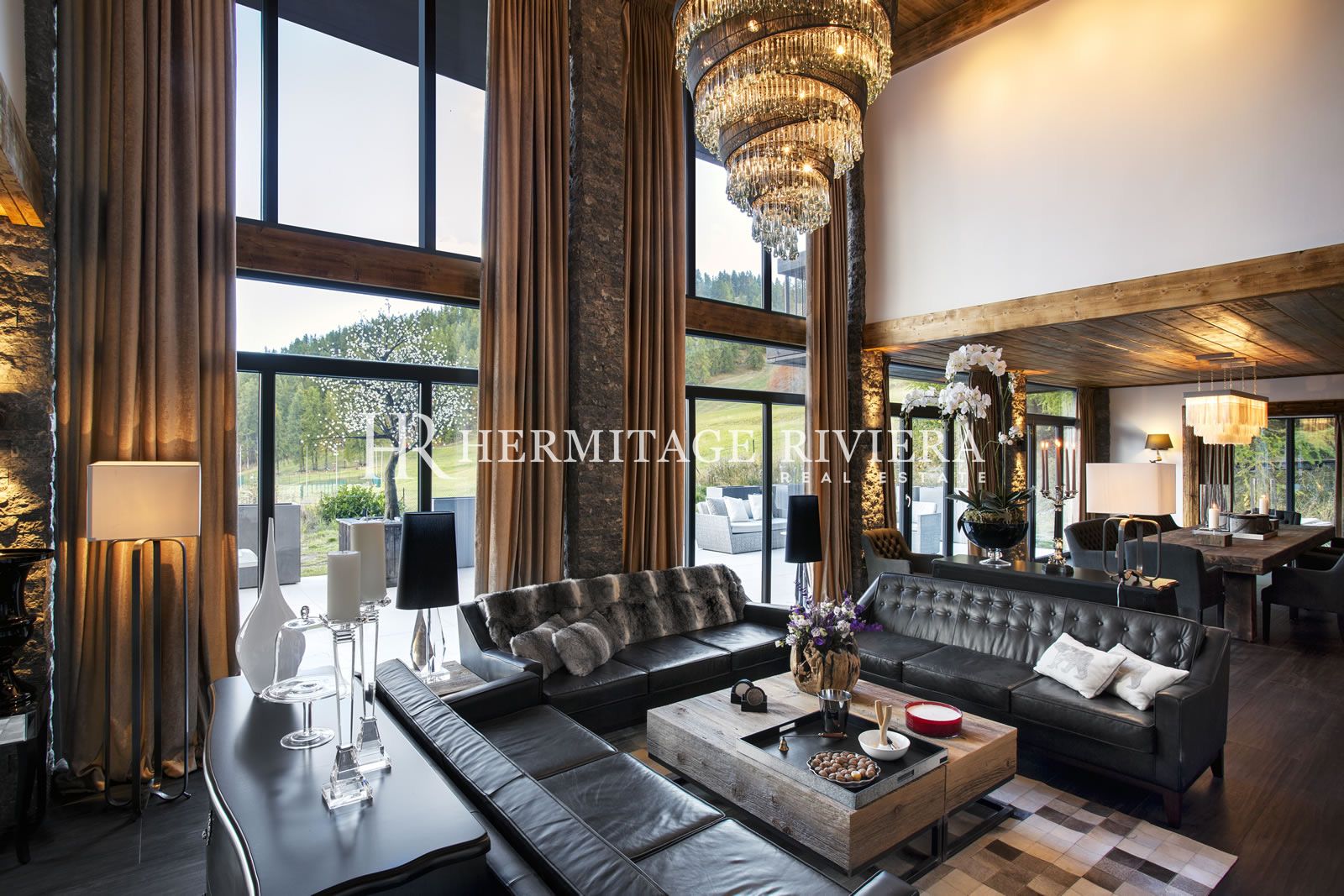 Luxury chalet by the slopes (image 1)