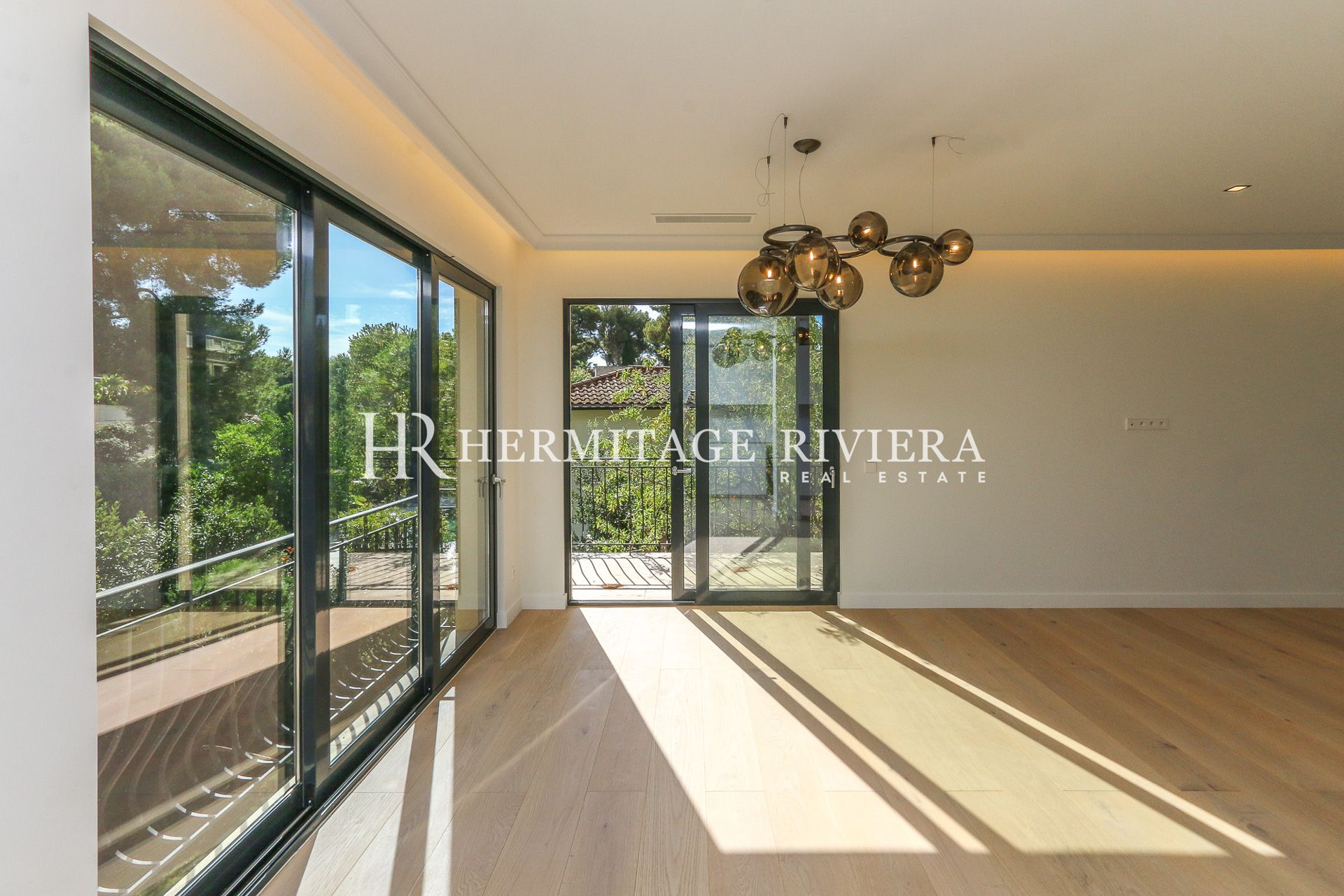Renovert villa - Basseng - Hage - Havutsikt (bilde 12)