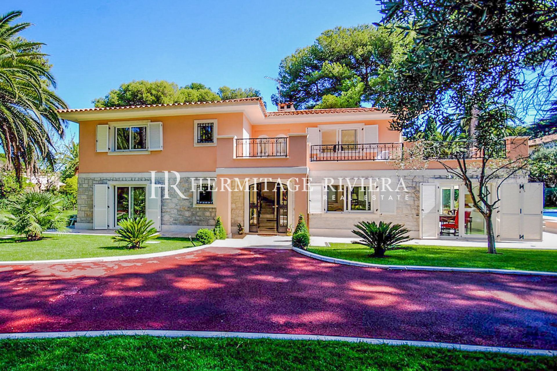 With flat garden (image 2)