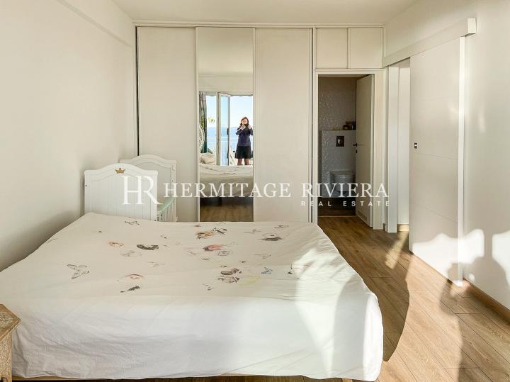 Beautifully presented apartment with sea view (image 8)