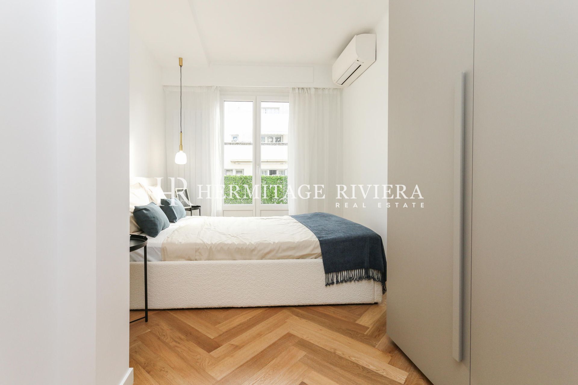 1 bedroom apartment - Renovated - Open-air terrace (image 17)