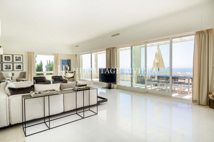Superb contemporary villa enjoying a breathtaking view of Monaco  (image 5)