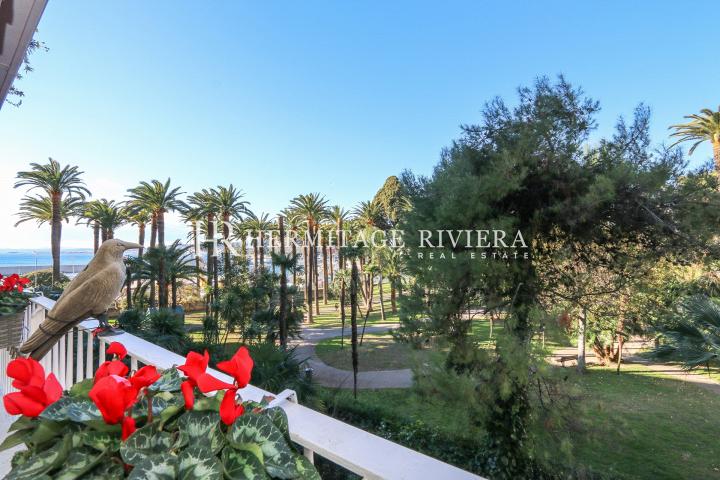Sumptuous apartment with terrasses and view of port of Nice (image 1)