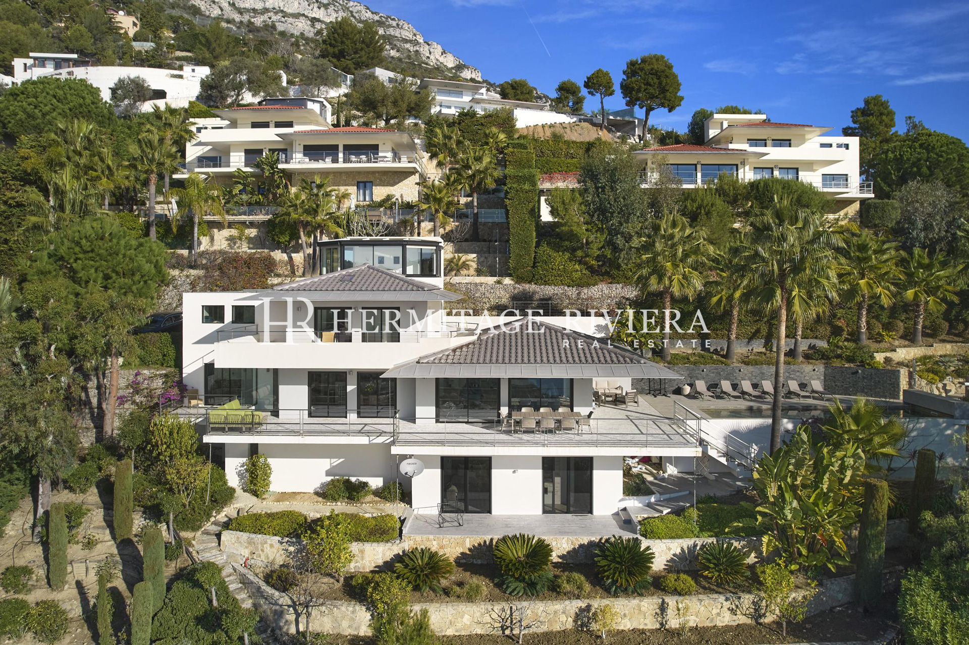 Modern villa in secure domain close Monaco (image 27)