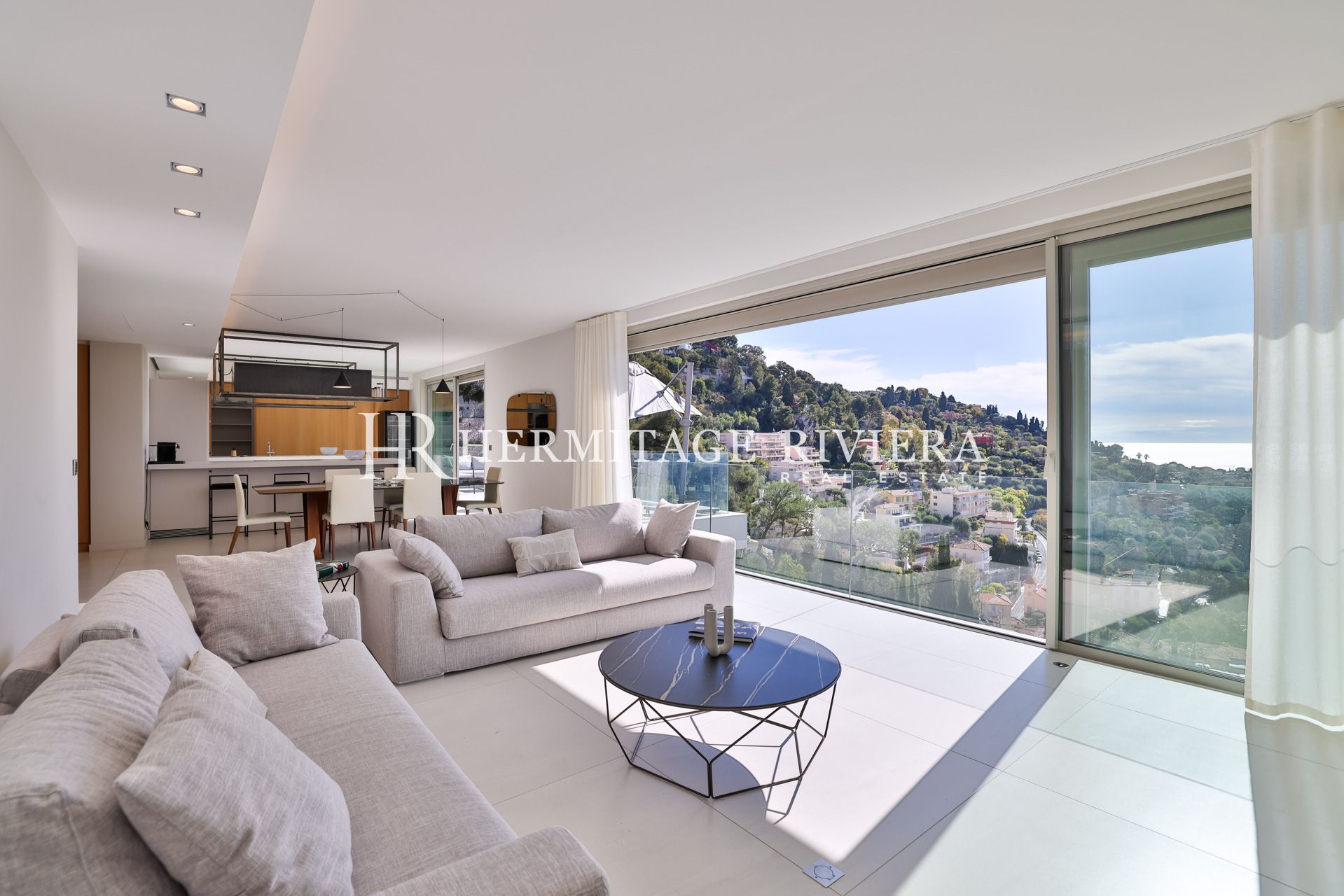 Luxury property - Sew Views - Pool (image 8)